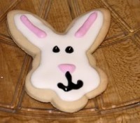 Decorate A Bunny Cookie For Spring or Easter In 5 Easy Steps