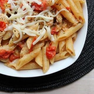 This Super Easy Chicken Penne & Tomatoes is a Pampered Chef Grilled Chicken Penne al Fresco Recipe that I got from a friend years ago. It is a great easy dinner recipe!! 