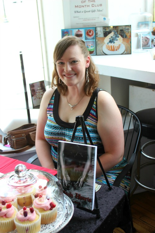 Book Signing for #WitchHearts, Liz and Viva la Cupcake BigBearsWife.com