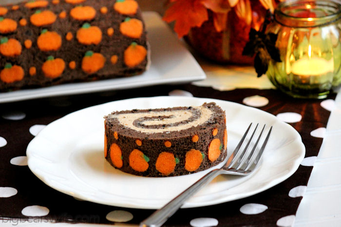 Chocolate "Pumpkin" Swiss Roll Cake #SundaySupper | BigBearsWife.com