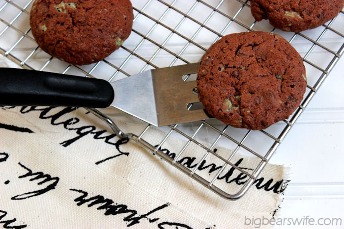 Mint Chocolate Brownie Cookies | BigBearsWife.com