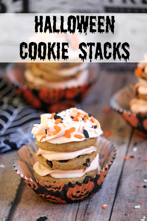 Halloween Cookie Stacks - Swirls of icing and cookie make these Halloween Cookie Stacks a quick and simple Halloween Treat! 