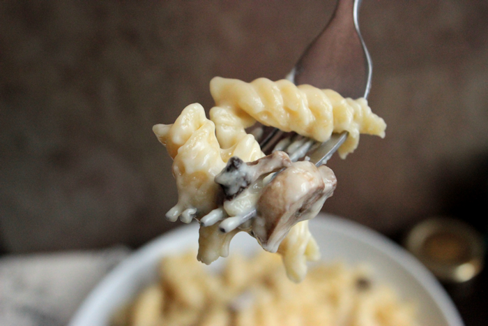 Mushroom and Truffle Sea Salt White Cheddar Macaroni and Cheese #maccheesemania  | BigBearsWife.com