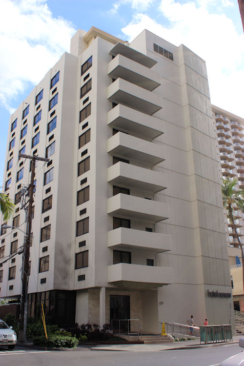 Hotel Renew by Aston - Honolulu, Hawaii | BigBearsWife.com