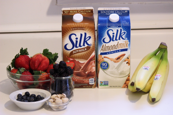 Silk Milk Pudding Pops - Strawberry Banana, Blackberry Chocolate, Blueberry Banana and More! @LoveMySilk  #MyBloom #SilkLove