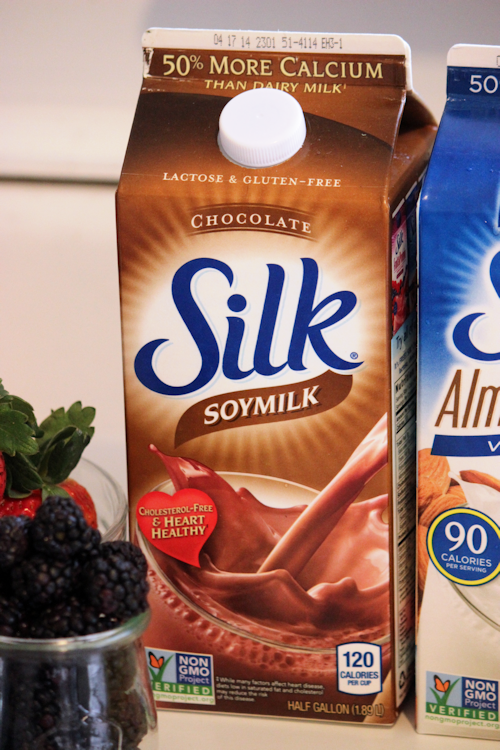 Silk Milk Pudding Pops - Strawberry Banana, Blackberry Chocolate, Blueberry Banana and More! @LoveMySilk  #MyBloom #SilkLove
