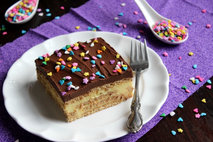 Chocolate Eclair Dessert | BigBearsWife.com