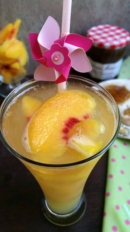 Pineapple Peach Mimosa | BigBearsWife.com #BrunchWeek