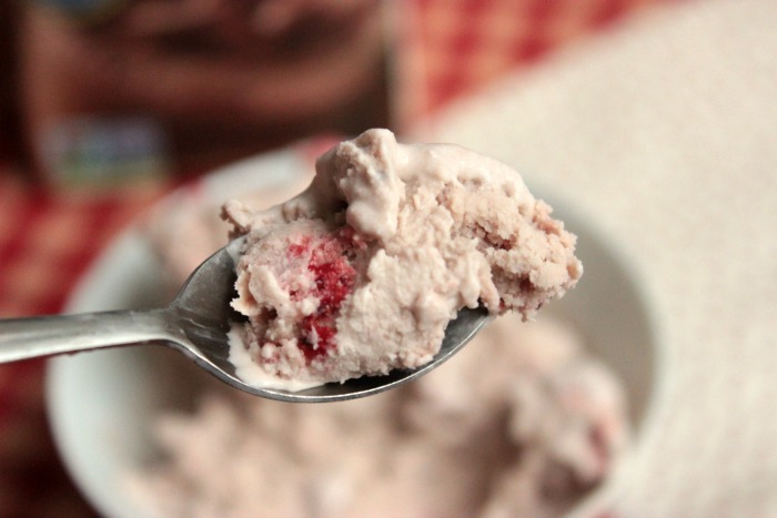 Roasted Strawberry Chocolate Ice Cream #LoveMySilk