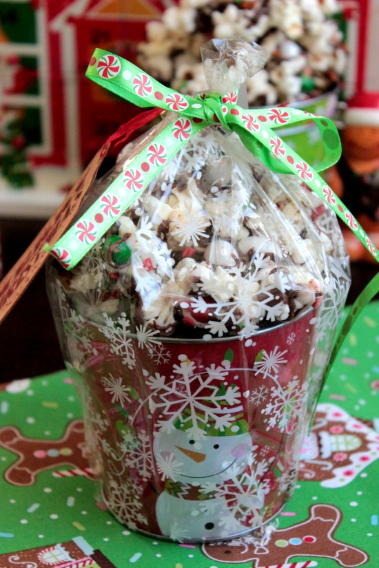 Chocolate Christmas Popcorn - Homemade Gift Idea