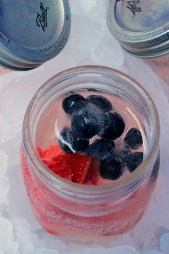Drinks with Frozen Fruit Ice