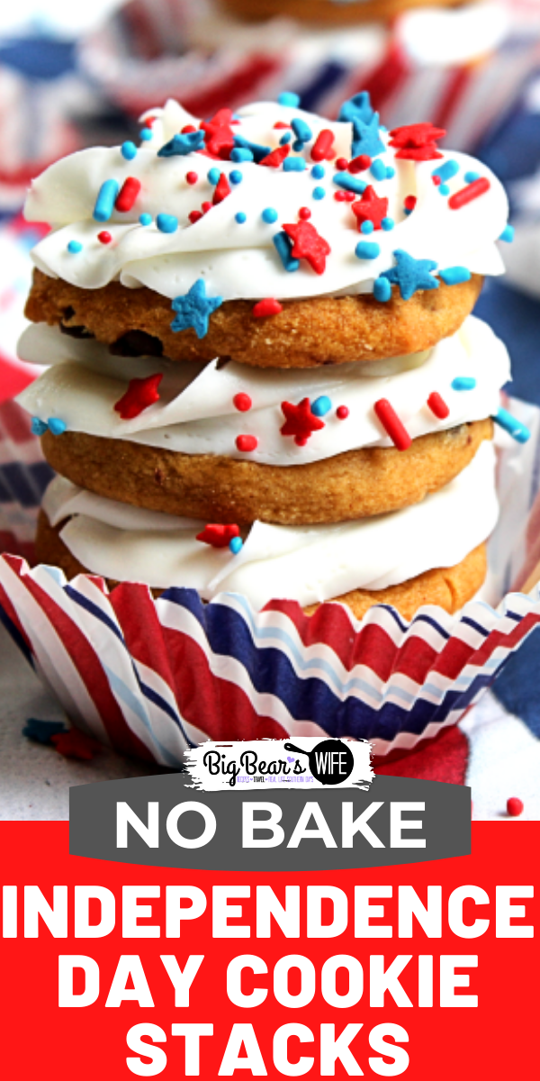These No Bake Independence Day Cookie Stacks are an easy and quick dessert ideas for cookouts and picnics! via @bigbearswife
