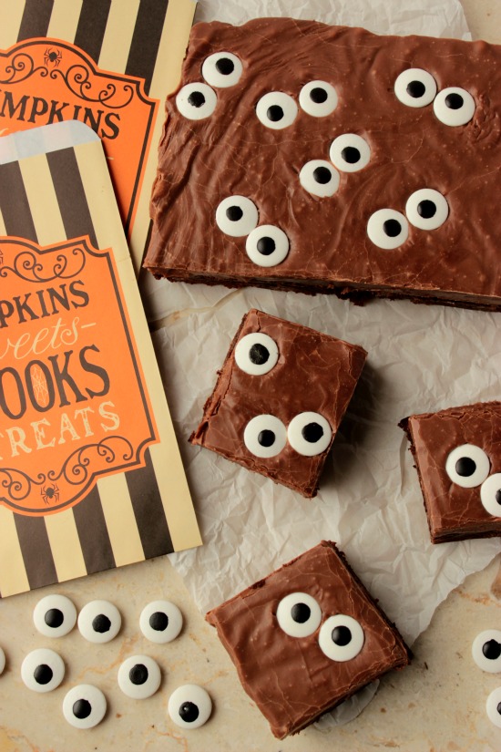 Spooky Eyeball Fudge Brownies - Super easy brownies with a fudge topping and candy eyes make up these Spooky Eyeball Fudge Brownies!