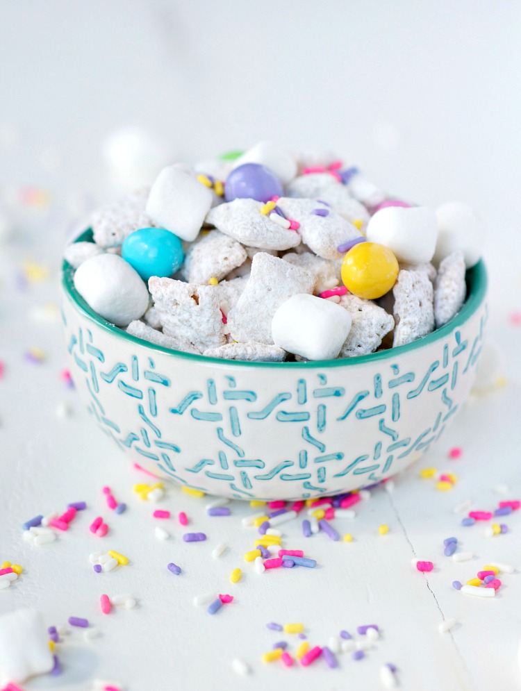 Bunny Chow is a fun Easter Snack for Kids, and the Nut-Free Muddy Buddies make the perfect classroom treat! A fun spring twist on the classic puppy chow recipe!