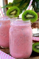 Strawberry Kiwi Smoothie #12bloggers