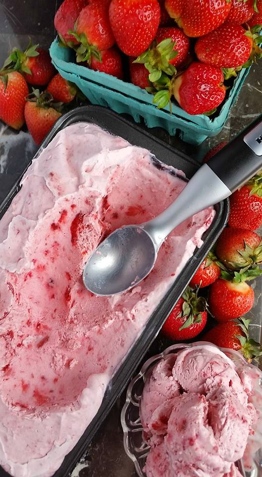  homemade strawberry ice cream (recipe coming to the blog soon)