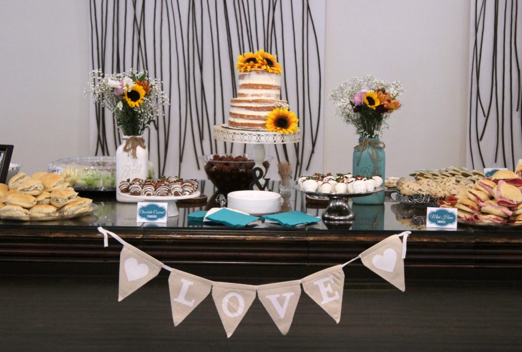 HOW TO THROW A RUSTIC COUNTRY BRIDAL SHOWER