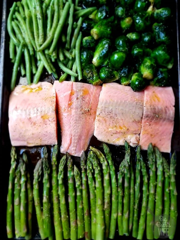 Easy Baked Salmon and Vegetable Sheet Pan Meal