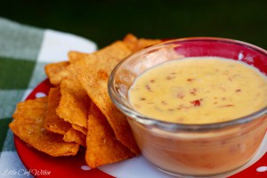 famous-queso-dip