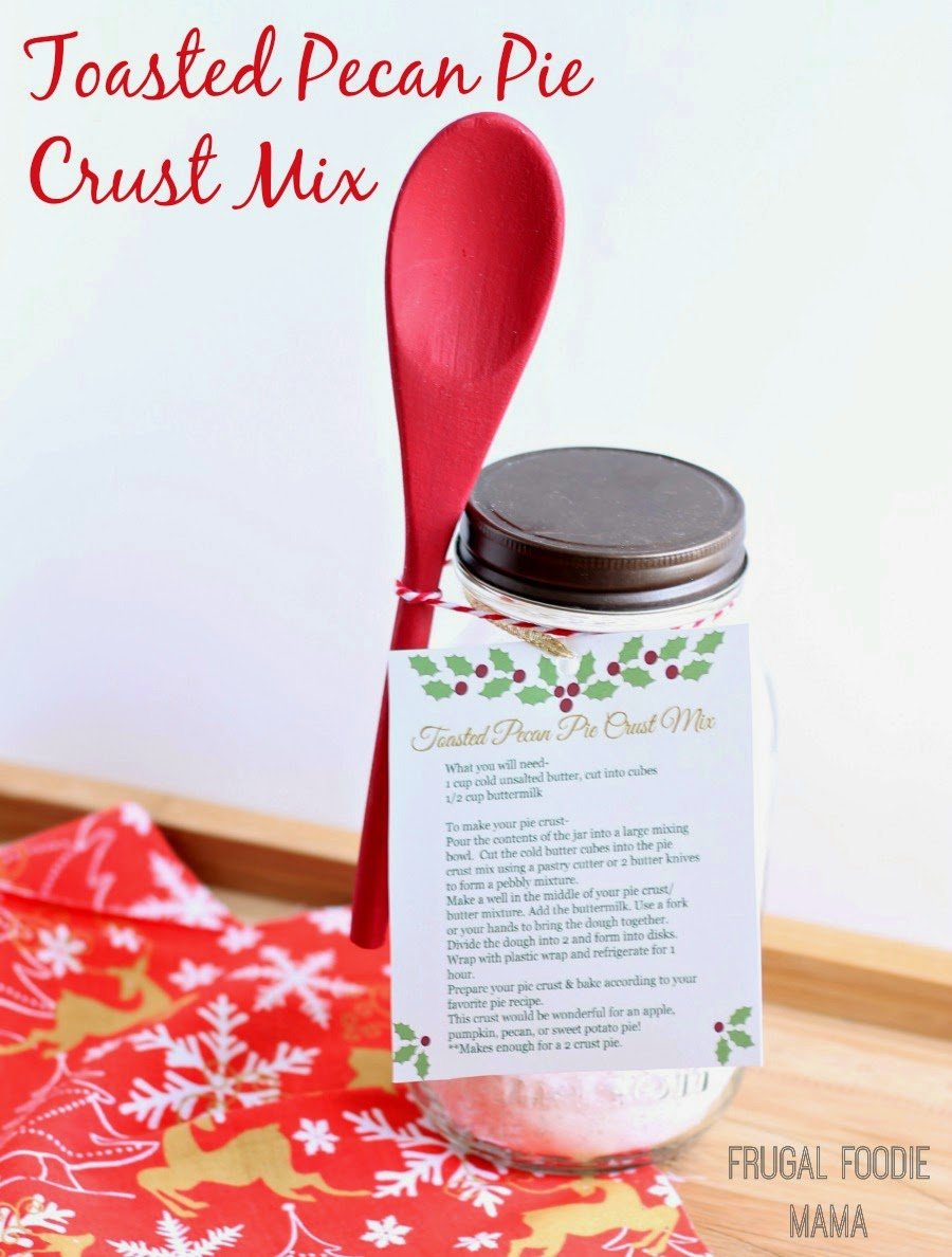 Toasted Pecan Pie Crust Mix Gift Jar with Free Printable Tag- an easy to make, delicious holiday gift!