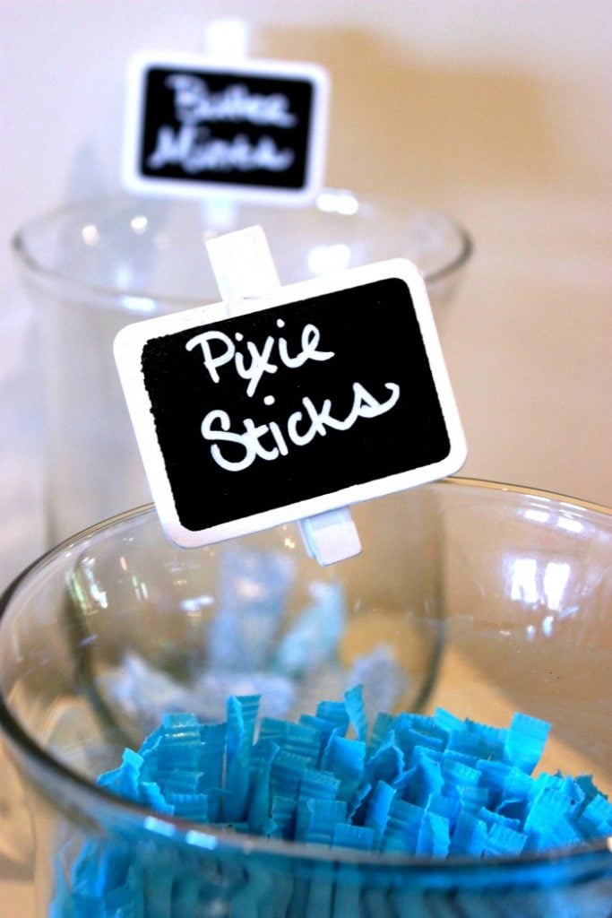 How to Set up a Candy Bar for Party Favors - Big Bear's Wife