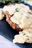 Steak with Mushroom Cream Sauce – Low Carb Dinner