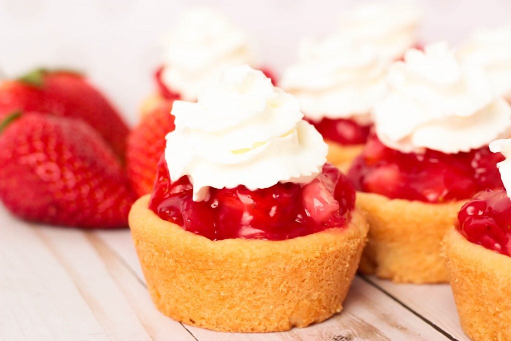Strawberry Pie Cookie Cups