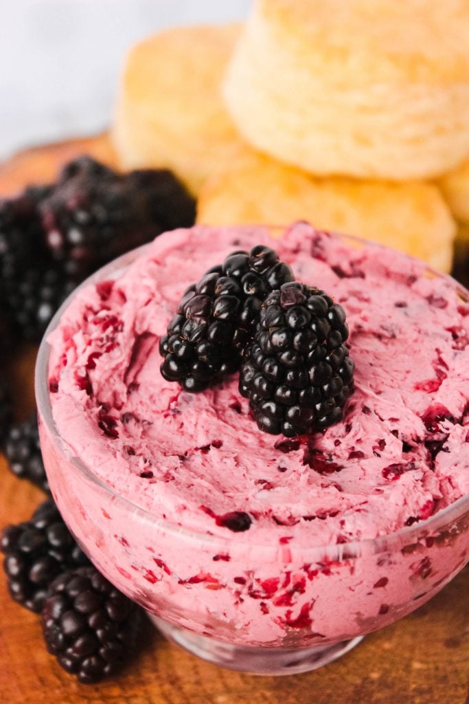 Blackberry Butter - Whip up this homemade blackberry butter to set on the breakfast table for the whole family to enjoy. Perfect on warm, fluffy biscuits, waffles, pancakes or french toast!