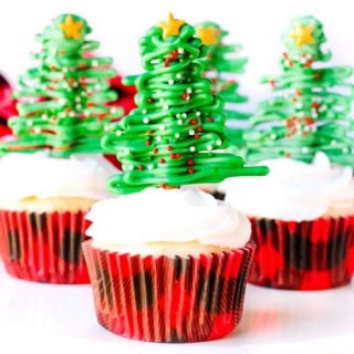 It's a sweet and salty Christmas treat that everyone will love. These Pretzel Christmas Tree Cupcakes are fun to make and fun to eat!