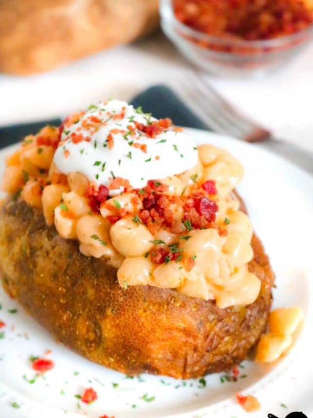 Loaded Mac and Cheese Baked Potatoes