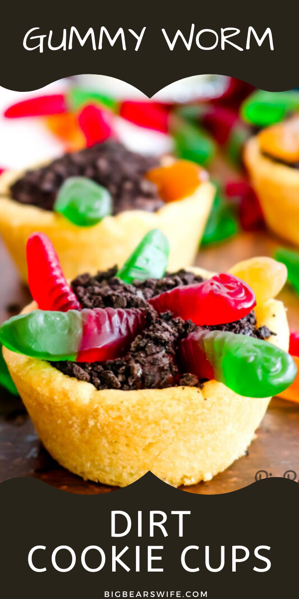 Take that classic Halloween dirt cake and turn it into fun Gummy Worm Dirt Cookie Cups with fresh baked homemade sugar cookie cups and chocolate pudding!  via @bigbearswife