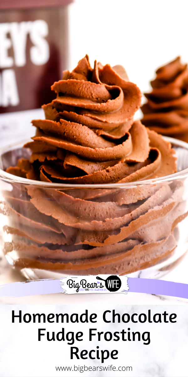 Homemade Chocolate Fudge Frosting - Homemade Chocolate Fudge Frosting is perfect for cupcake, cakes and brownies! This homemade frosting will quickly become a family favorite!  via @bigbearswife