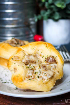 Sausage and Gravy Biscuit Cups