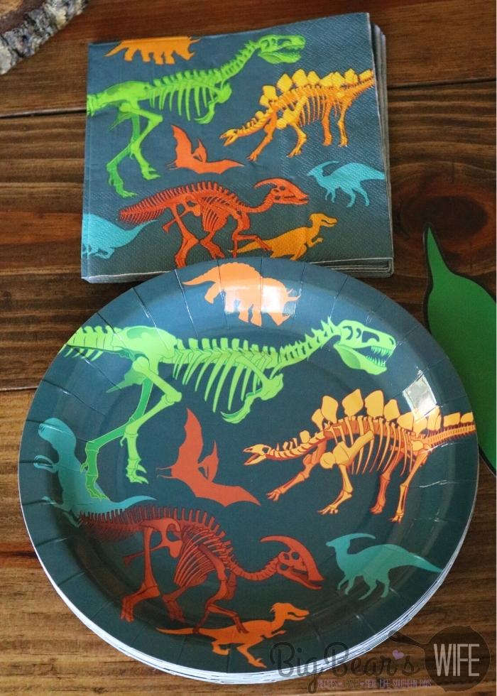 Dino Party Plates and Napkins (1)