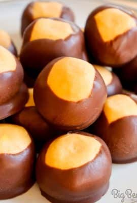 Master the art of making Buckeyes with this foolproof recipe that will make you feel like a professional pastry chef. From perfectly creamy peanut butter centers to smooth chocolate coatings, we'll guide you through each step of making this classic treat to ensure sweet success.