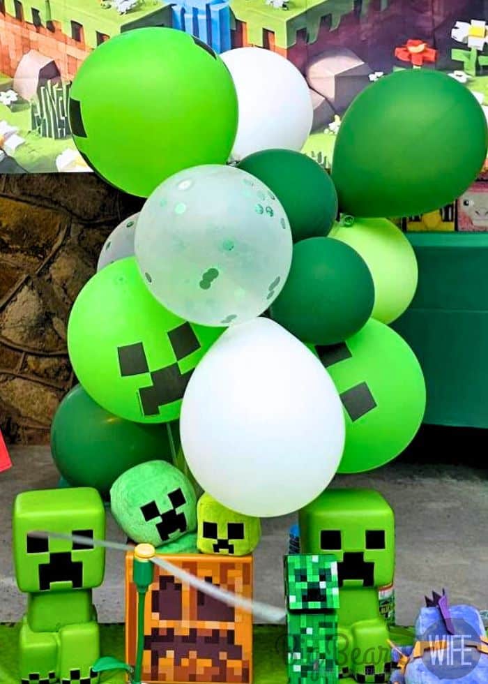 Using "Balloon Sticks with Base&rdquo; making Minecraft Balloon Bouquet type decoration